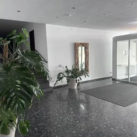 69 Mit Hallenbad Und Sauna By Monicare *